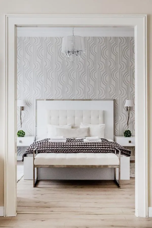 De Luxe 1-Bedroom, 2-Bathroom Condo In The Center Budapest 0*,